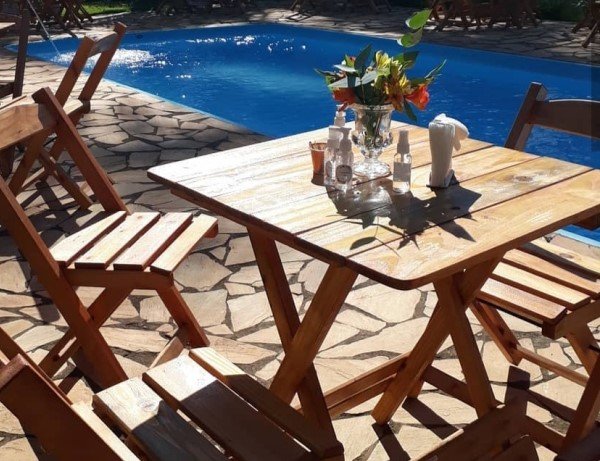 Mesas-dobraveis-em-madeira-para-festas-aluguel-BH-Diversiloc-4